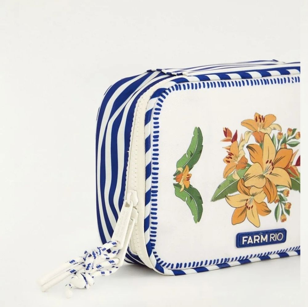 FARM Rio "Xero Destino Tropical" Toiletry Bag Off White #perfect gift NWT - Picture 3 of 10